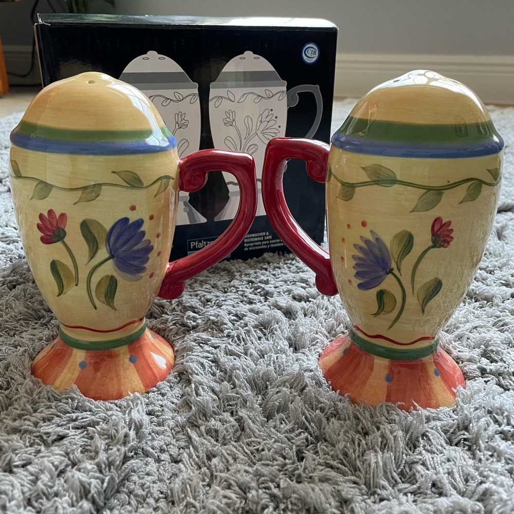 Pfaltzgraff Napoli Stovetop Salt & Pepper Shakers. - Picture 1 of 8